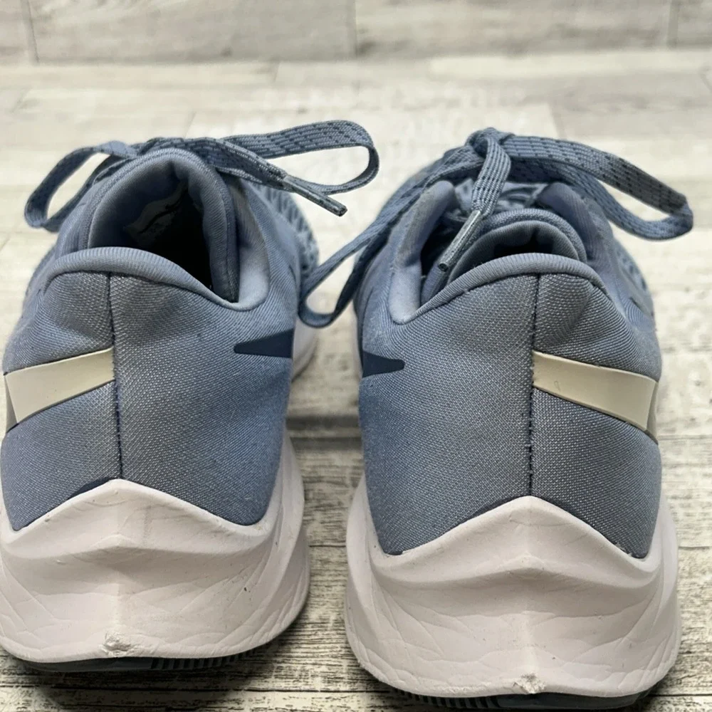 Nike Air Zoom Winflo 6 Indigo Fog Womens Size 7.5 Running Walking Travel Comfort